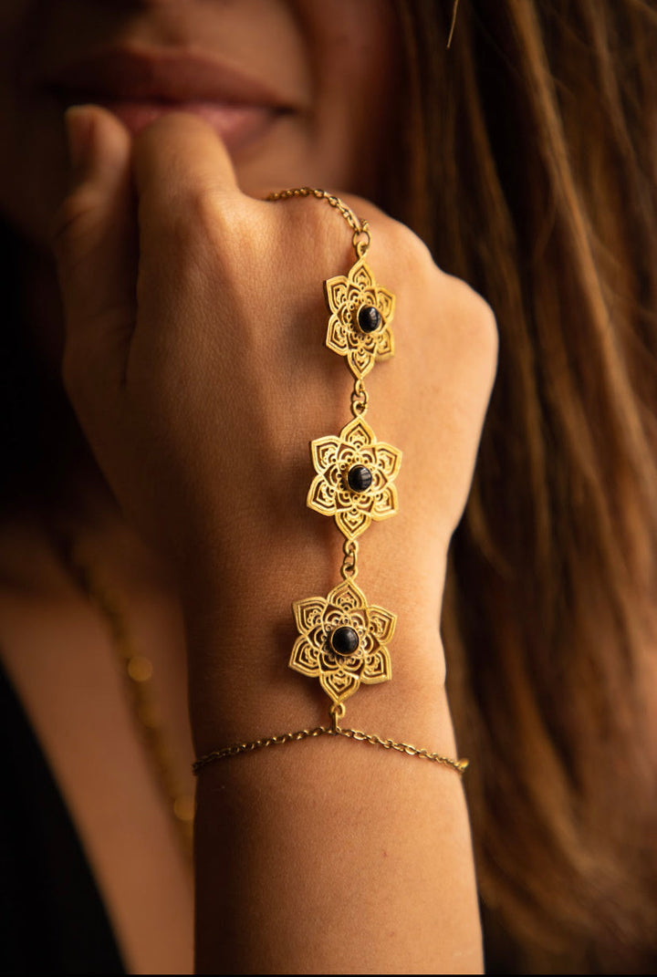 Black Onyx Mandala Haath Phool