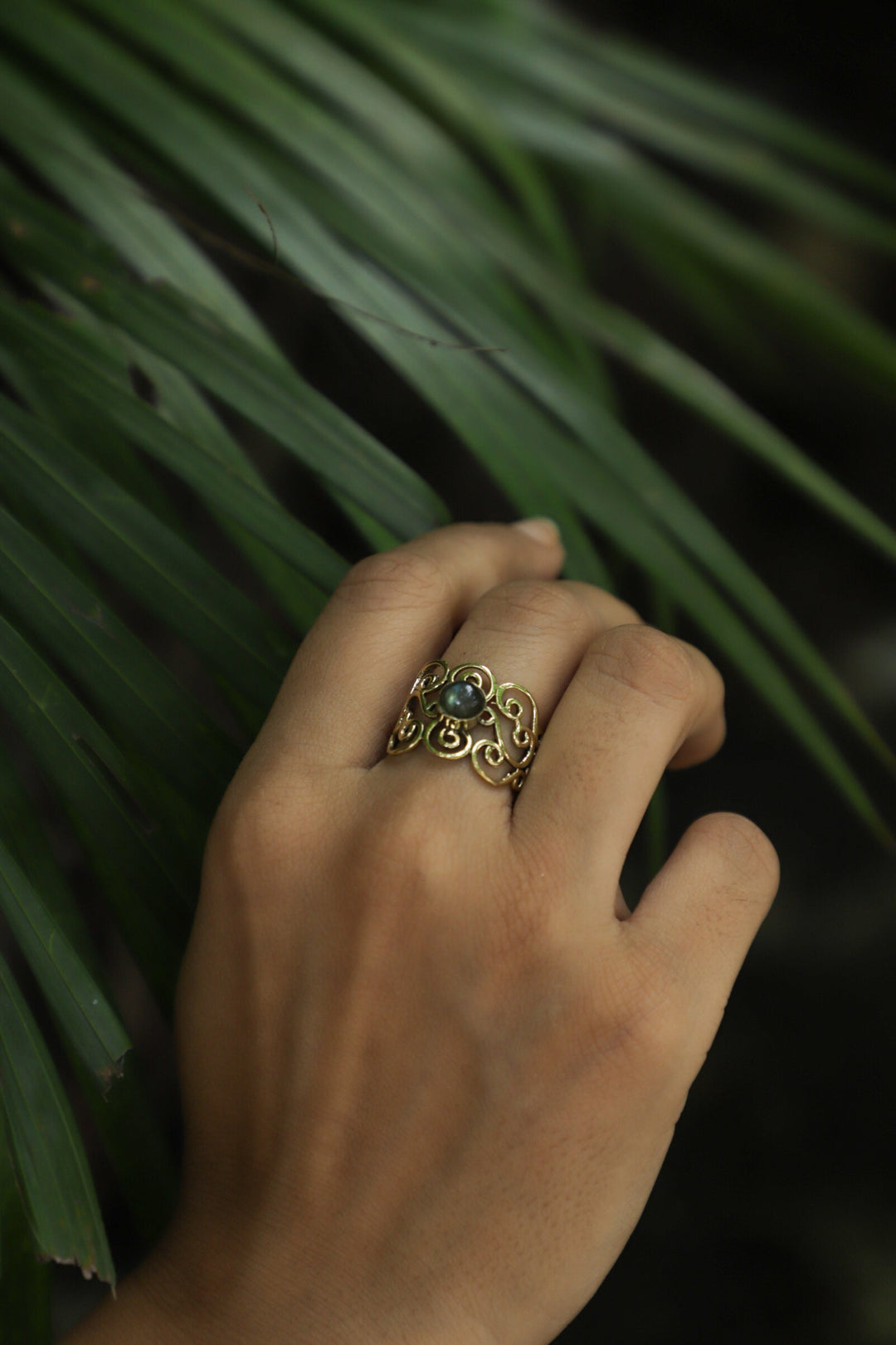 Labradorite curl ring - adjustable.