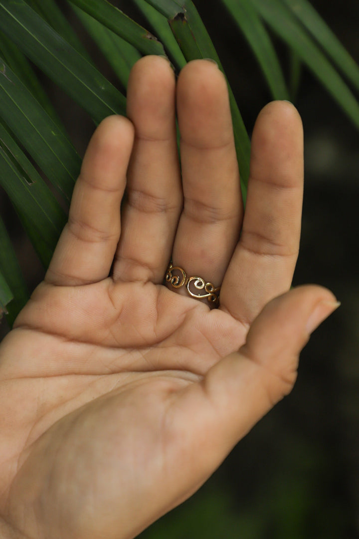 Labradorite curl ring - adjustable.