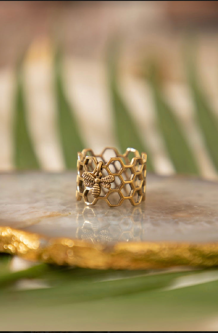Honey comb ring.