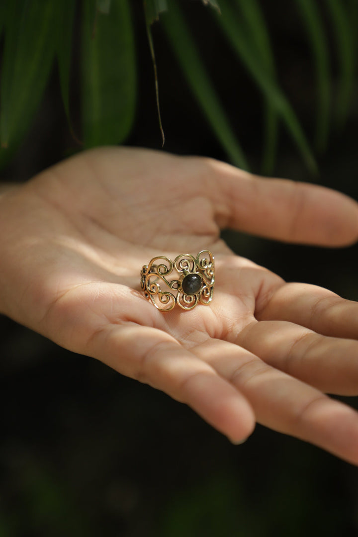 Labradorite curl ring - adjustable.