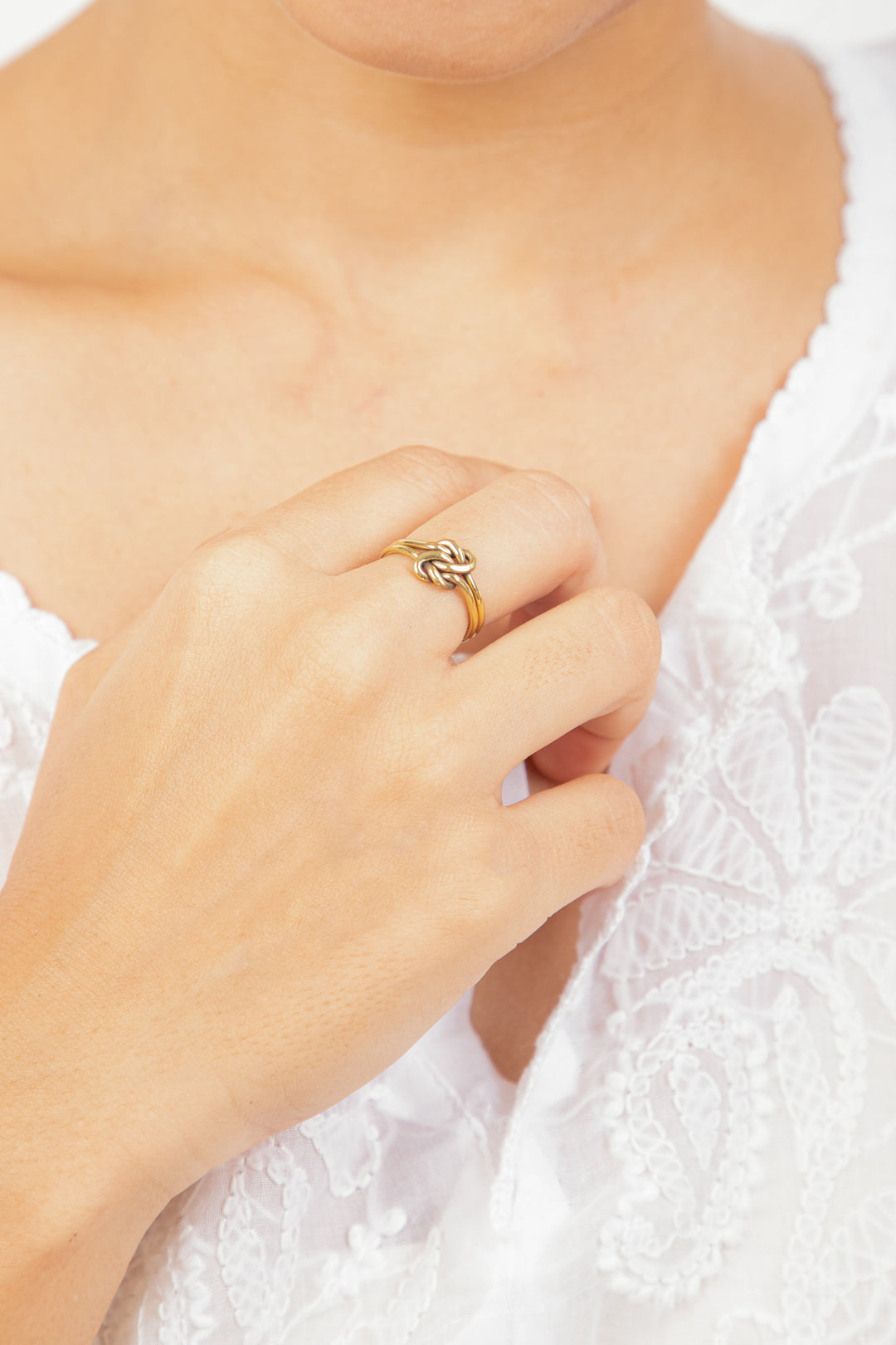 Lovers knot ring