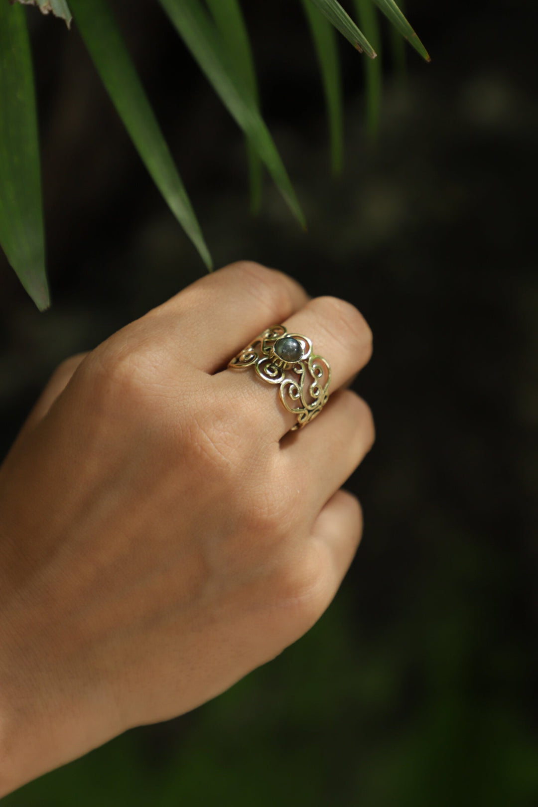 Labradorite curl ring - adjustable.