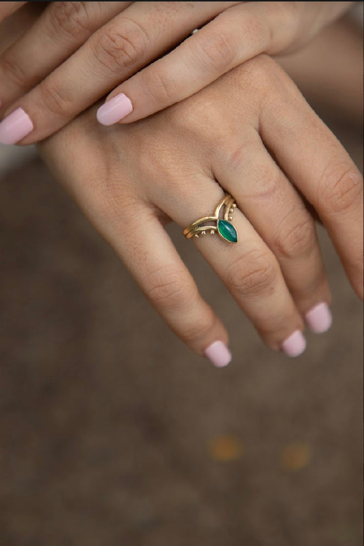 Vanki Ring with green onyx. Adjustable. Size 5-7