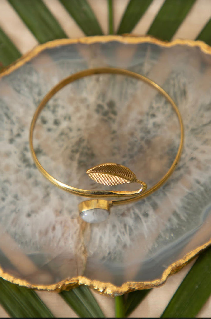 Moonstone drop bangle. Free size.