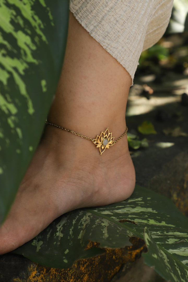 Lotus moonstone anklet