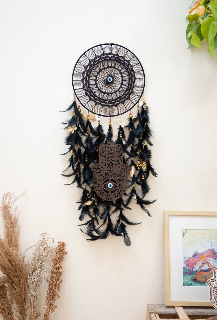 Protective hamsa.