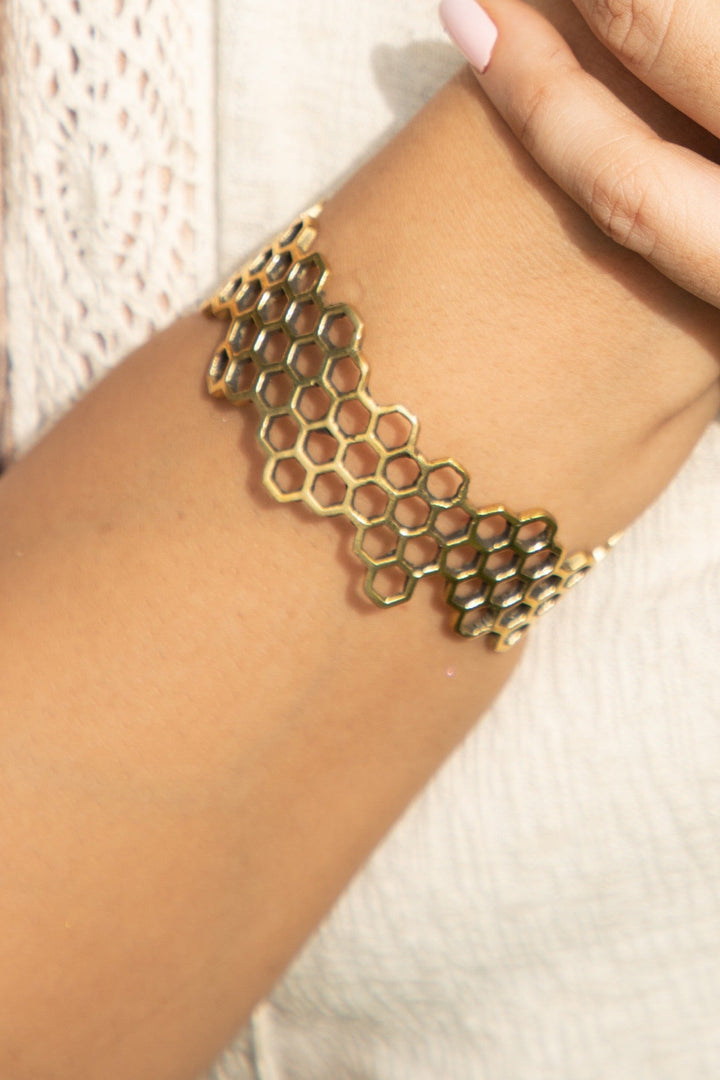 Honey comb ring.